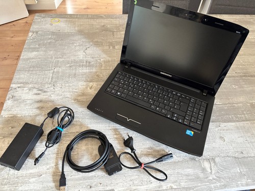 Laptop mit kabel und - kabel,