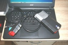 Markenlaptop mit OBD-Scanner