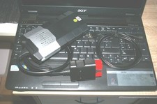 Markenlaptop mit OBD-Scanner