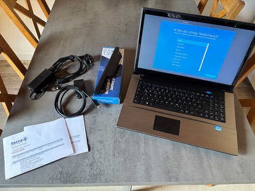 Terra laptop mit kabel - 17",